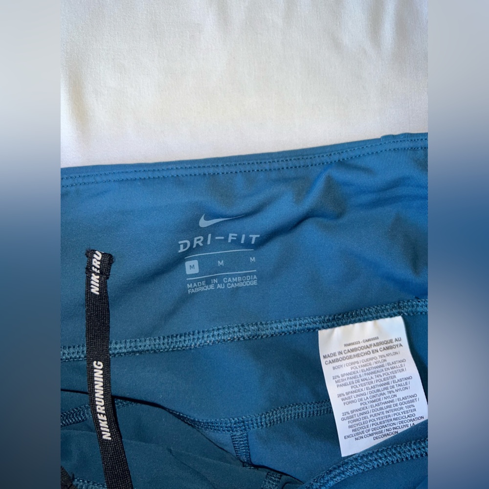 TEAL NIKE CAPRI WORK OUT PANTS - Picture 2 of 4